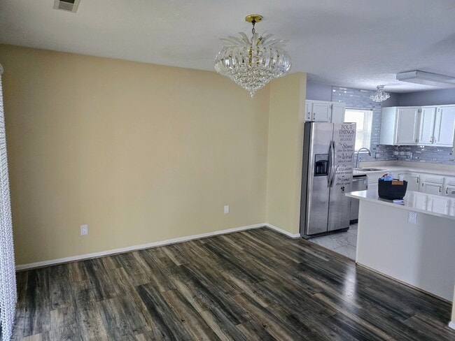 Building Photo - 3 Bed 2 Bath Huber Heights
