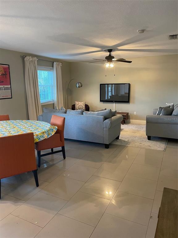 Building Photo - 3873 Pompano Dr SE