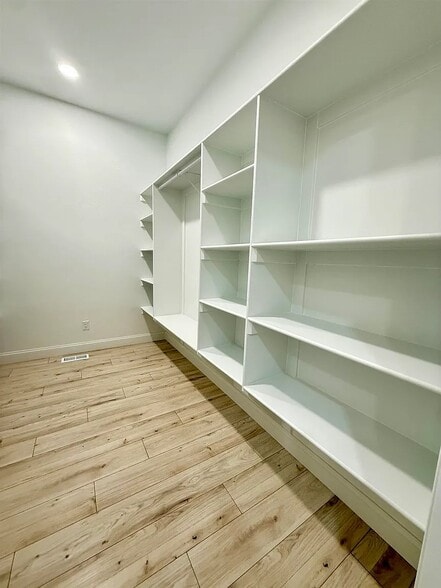 Building Photo - 3107 W Laux Dr