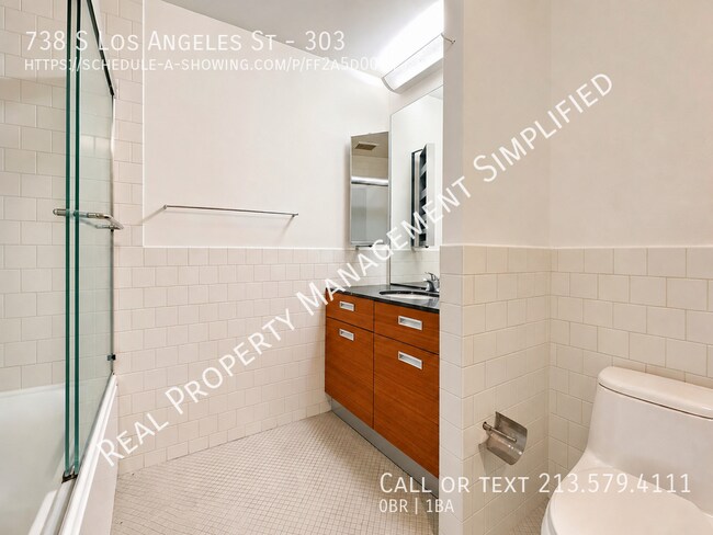 Building Photo - 738 S Los Angeles St