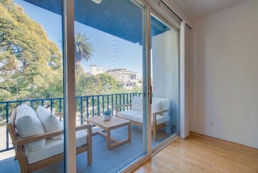 Building Photo - 900 Euclid St