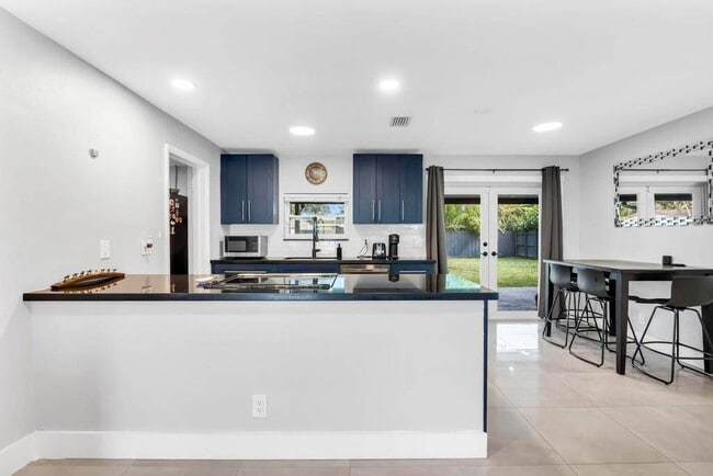 Building Photo - 5070 SW 94th Terrace