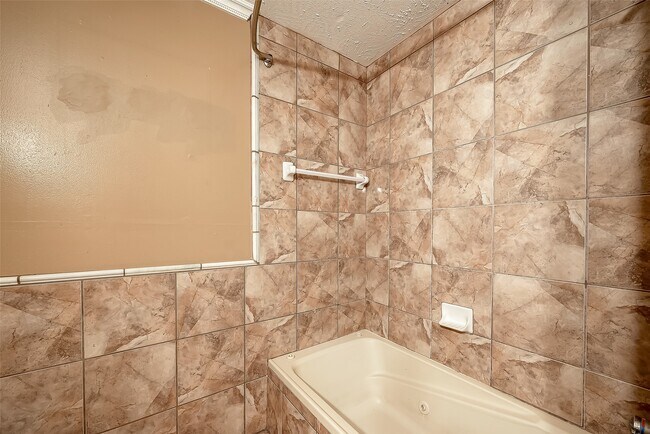 Building Photo - 7711 Beechnut St