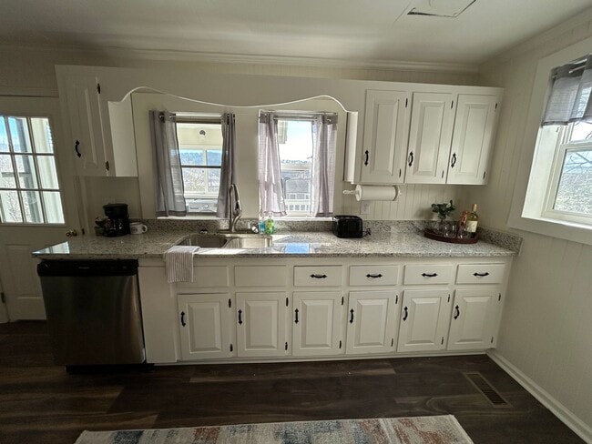 Building Photo - Furnished 2/2 House in Downtown Ellijay- $1,995