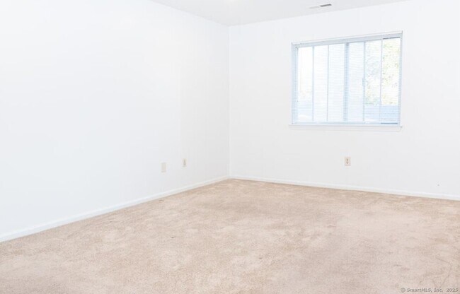 Building Photo - 211 Windgate Cir
