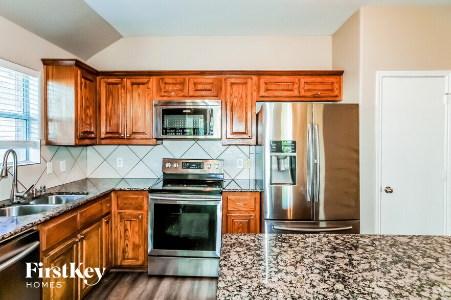 Building Photo - 12721 Carpenter Ln