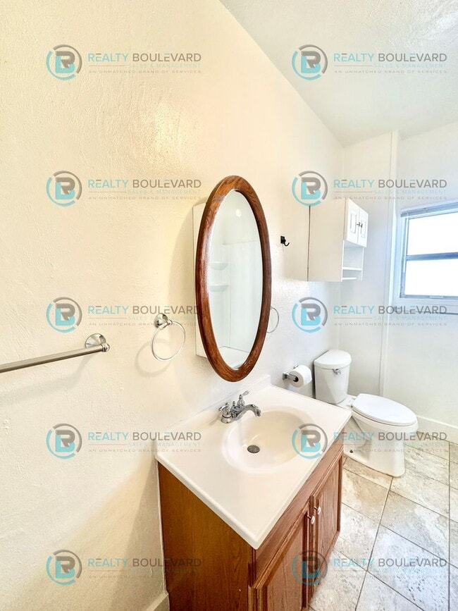 Building Photo - Charming 2-bedroom, 1-bathroom house near the Truckee river