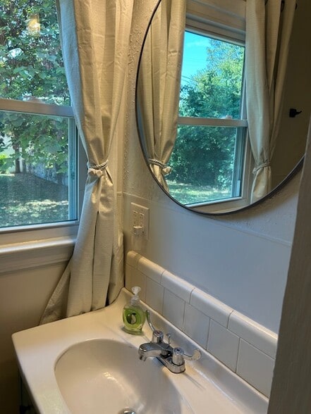 Building Photo - 316 N 33rd St