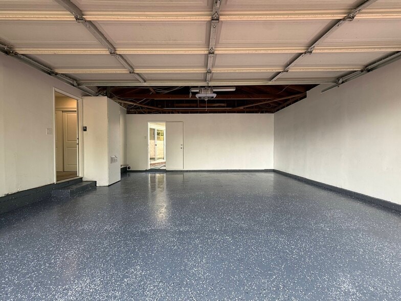 Garage - 5343 Lemp Ave