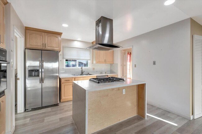 Building Photo - 40307 San Sebastian Pl