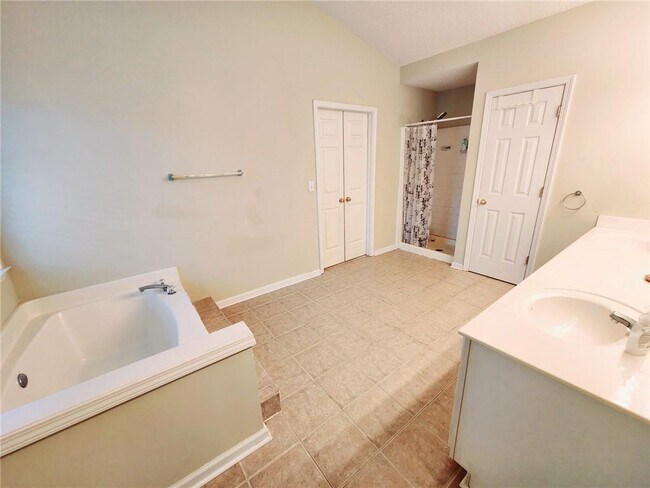 Building Photo - 11620 Bentham Ct
