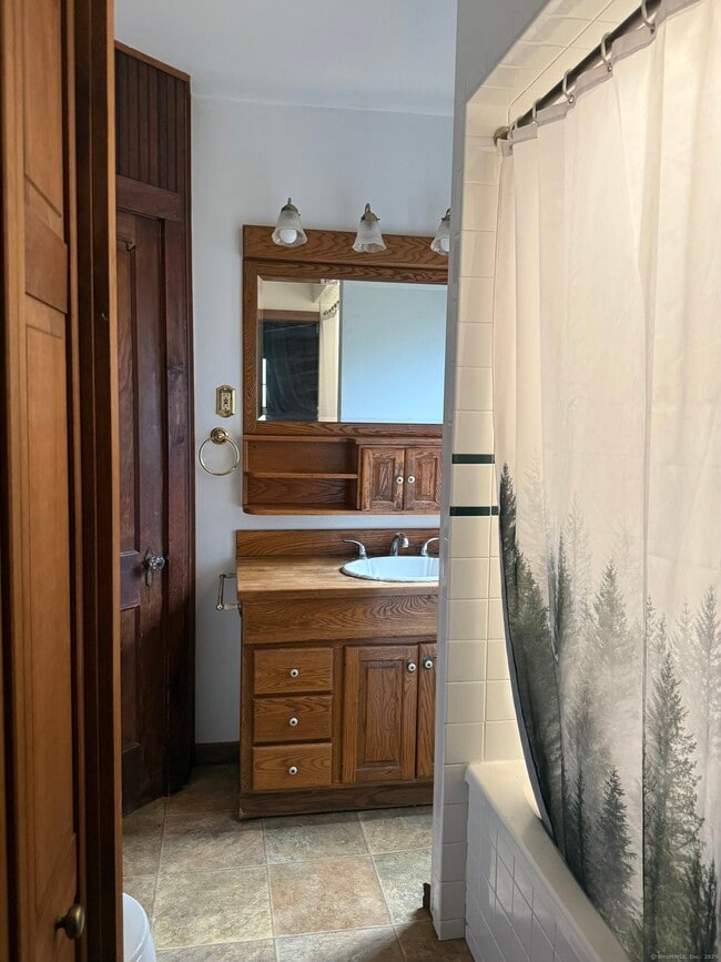 Building Photo - 1142 Sperry Rd