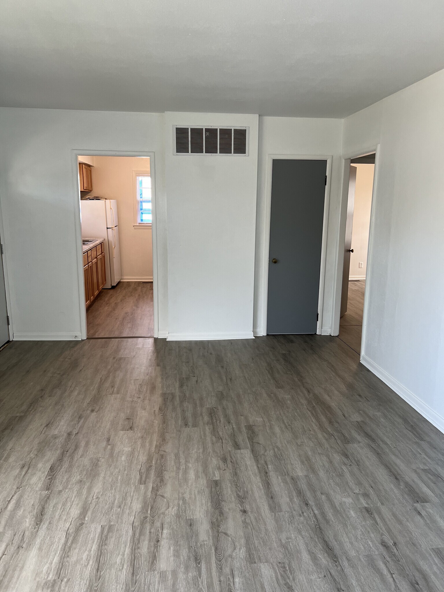 Building Photo - 1111 6th St