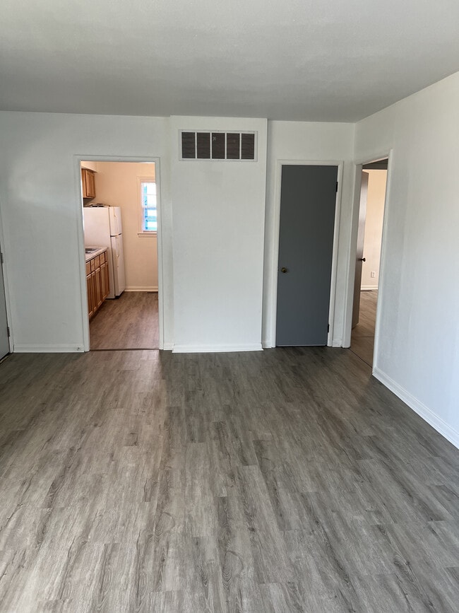 Building Photo - 1111 6th St