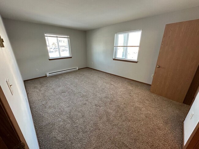 Building Photo - 1/2 OFF FIRST MONTHS RENT SPECIAL!