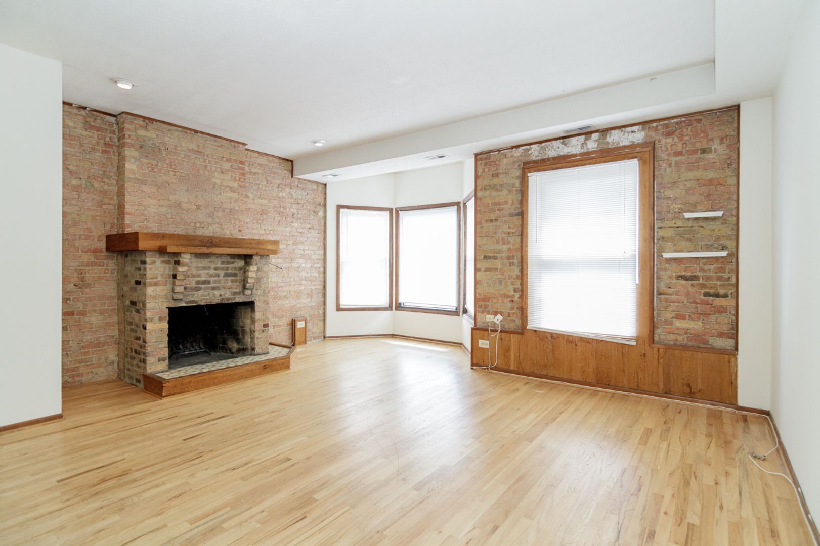 Building Photo - 2519 N Lincoln Ave