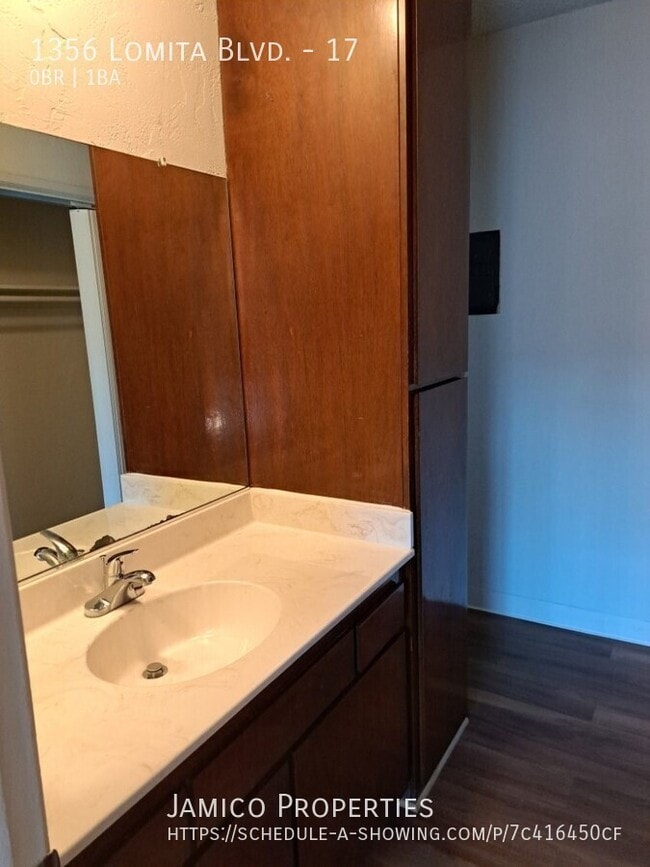 Building Photo - 1356 Lomita Blvd