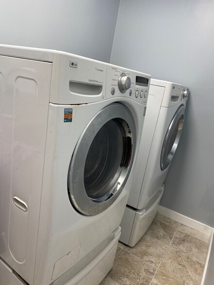 Building Photo - 4139 Jackson Ave