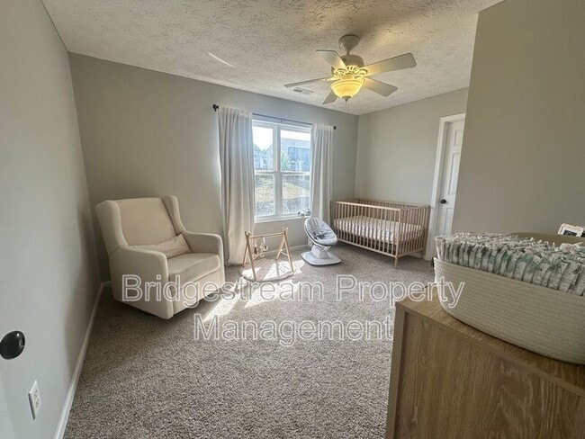 Building Photo - 282 Hess Ct