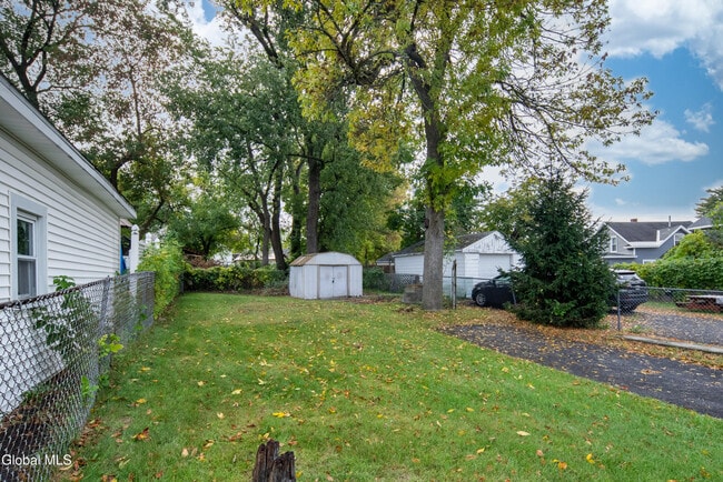 Building Photo - 364 Altamont Ave