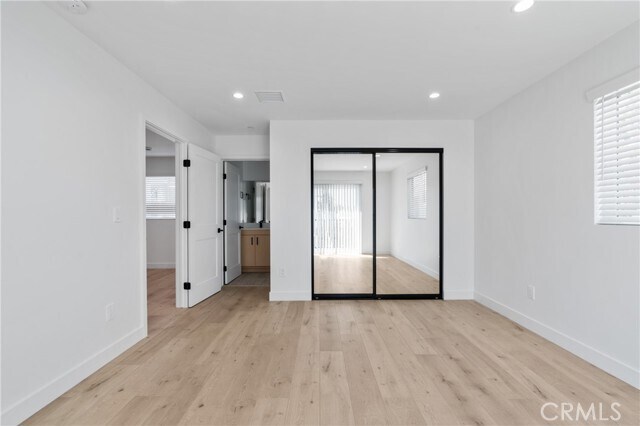 Building Photo - 11140 Woodley Ave