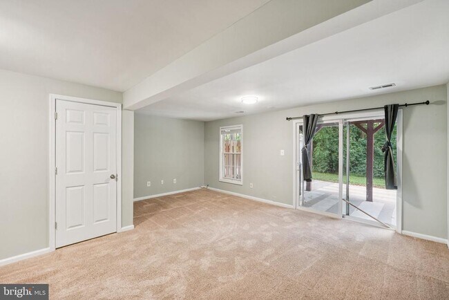 Building Photo - 5494 Prince William Ct