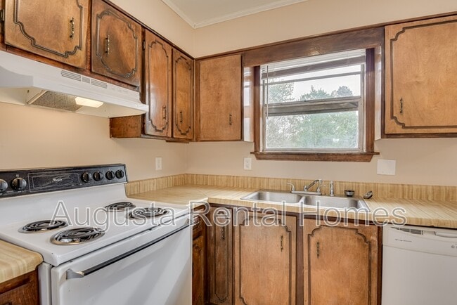 Building Photo - 3859 Fairington Dr