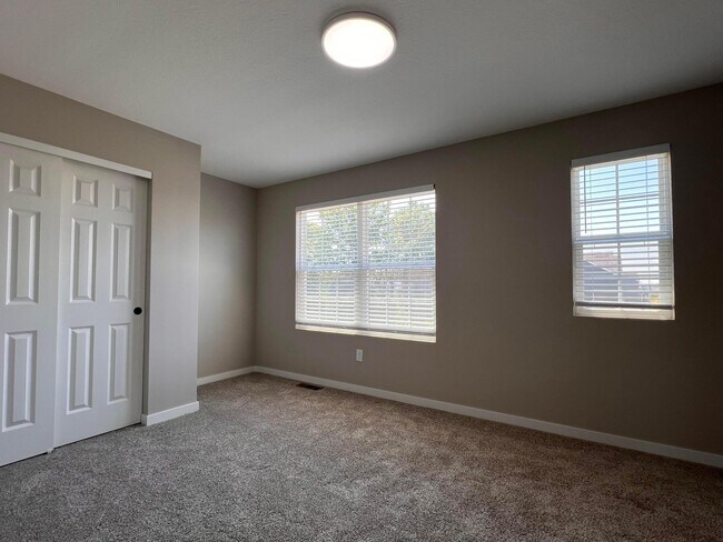 Building Photo - 6213 Boone Dr