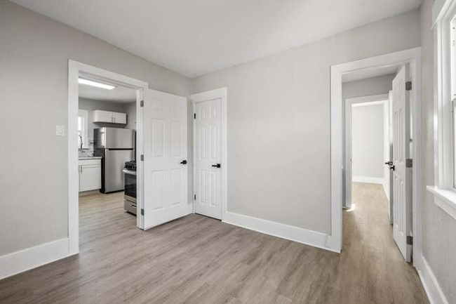 Building Photo - 1610 Division St