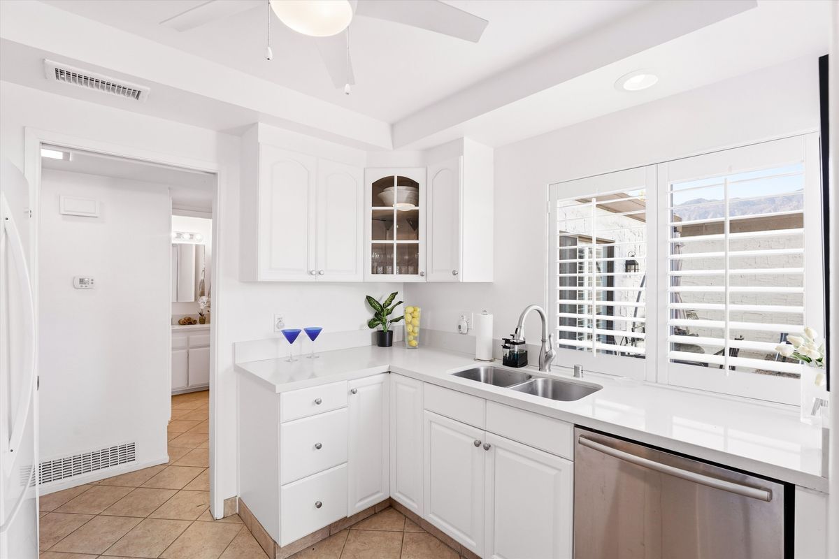 Building Photo - 2367 S Gene Autry Trail