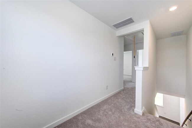 Building Photo - 7715 Primrose Myrtle Ln