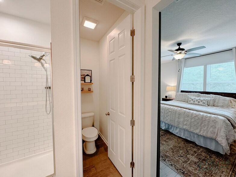 Building Photo - 1078 Persimmon Dr