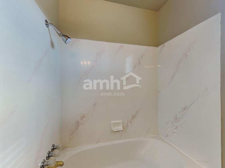 Building Photo - 8706 S Pebble Crest Way