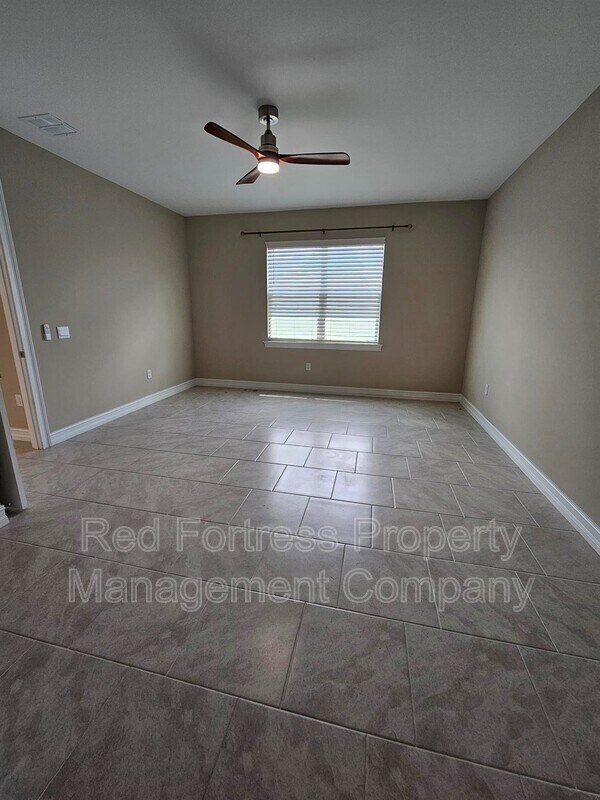 Building Photo - 623 Parkshore Lk Ave