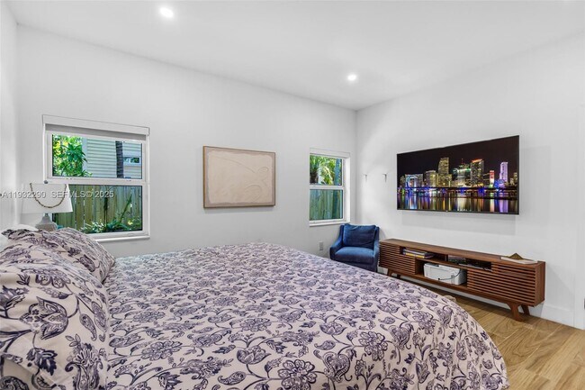 Building Photo - 653 Glenridge Rd