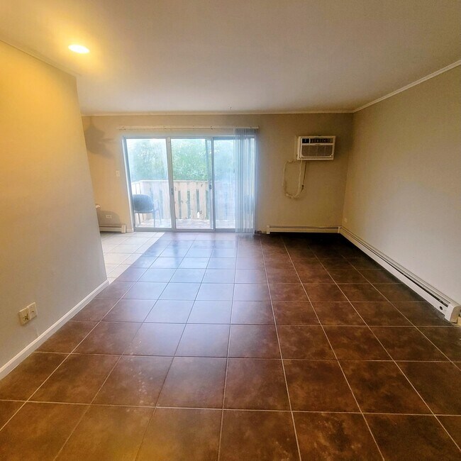 Building Photo - 1089 Dickens Way
