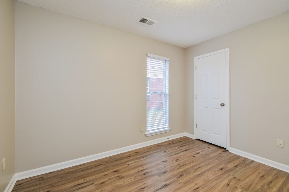 Building Photo - 5580 Kaitlyn Dr E