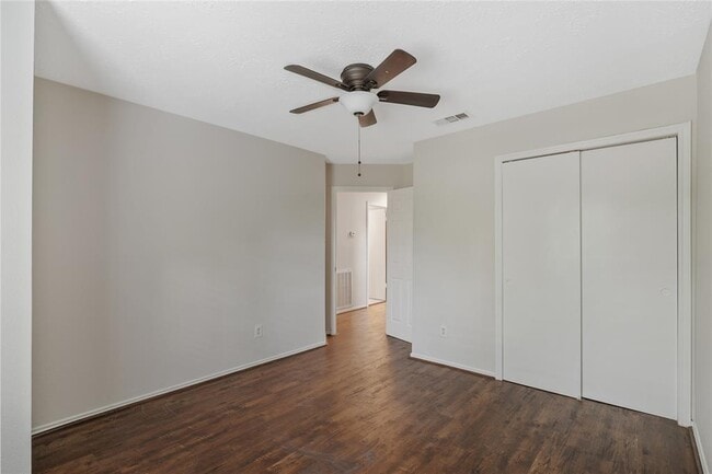 Building Photo - 4807 Shadowdale Dr