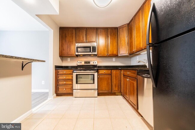 Building Photo - 6028 Forrest Hollow Ln