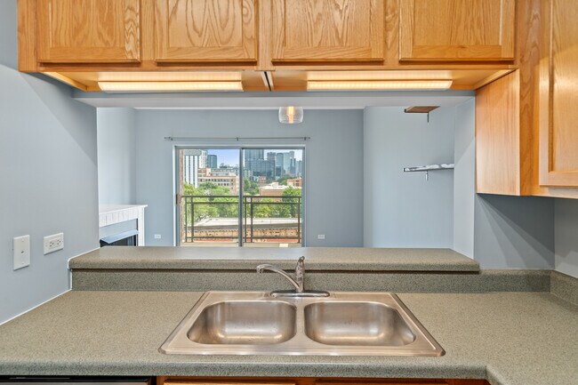 Building Photo - 100 N Hermitage Ave