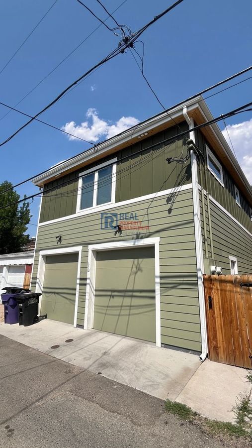 Building Photo - 127 1/2 S Pennsylvania St-