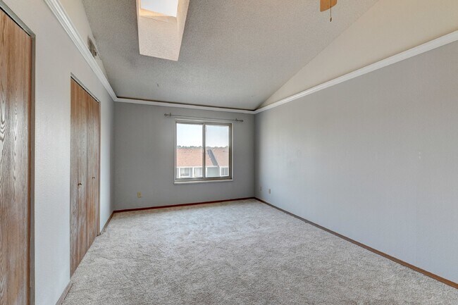 Building Photo - $2,400 - 2-Bed, 1.5-Bath Townhome in Lakewood Updated Throughout, With Garage + AC, Near Bear Cre...