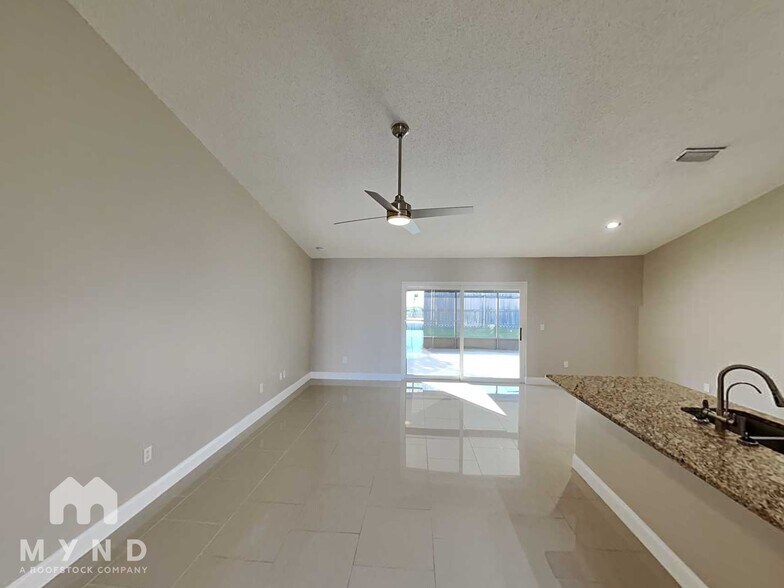 Building Photo - 8310 Clermont St