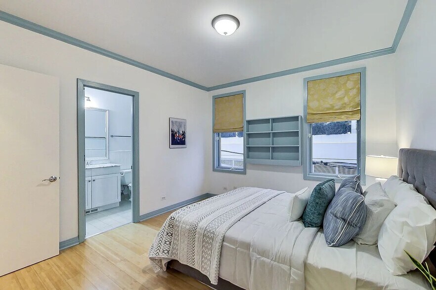 3rd BR painted since photo - 1816 S Indiana Ave