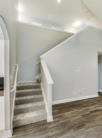 Building Photo - 1229 Artesia Dr