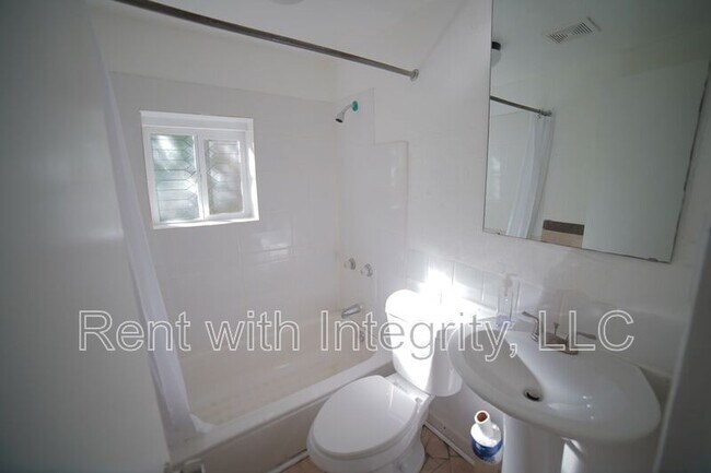 Building Photo - 1228 Alabama St