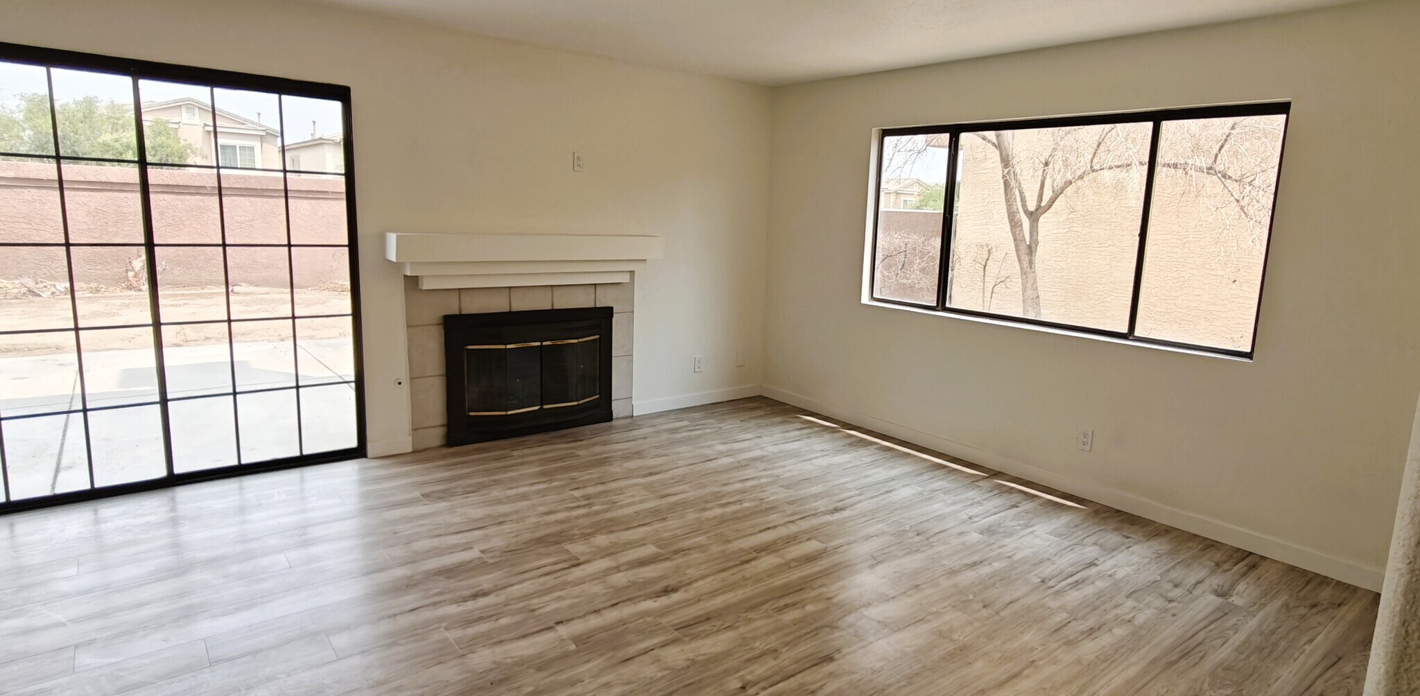 Living/Dining Room - 371 Lander Dr
