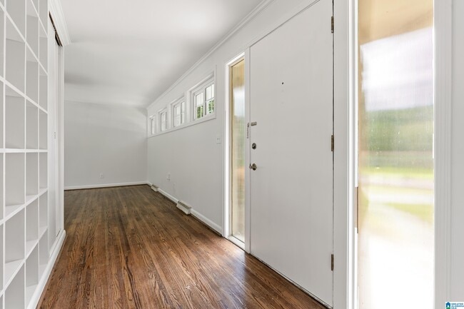 Building Photo - 5304 10th Ct S