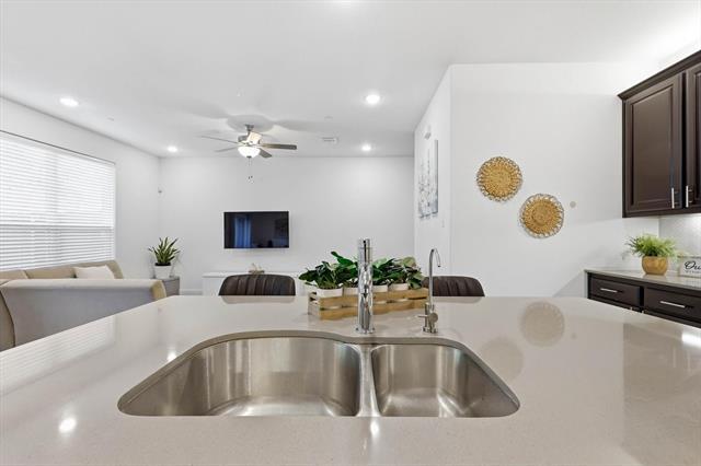 Building Photo - 982 Mikaela Dr