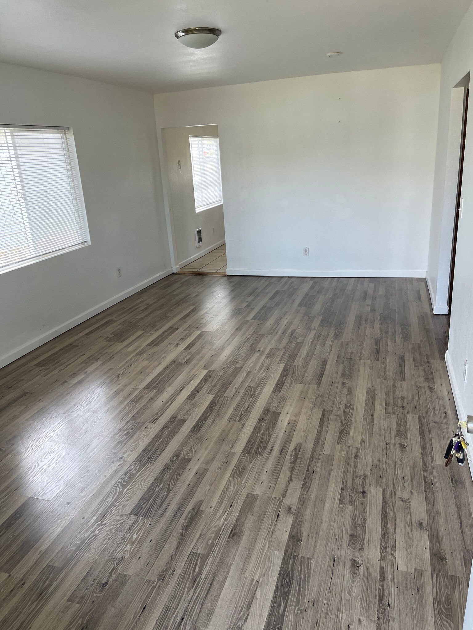 Building Photo - 1505 Bay Ave